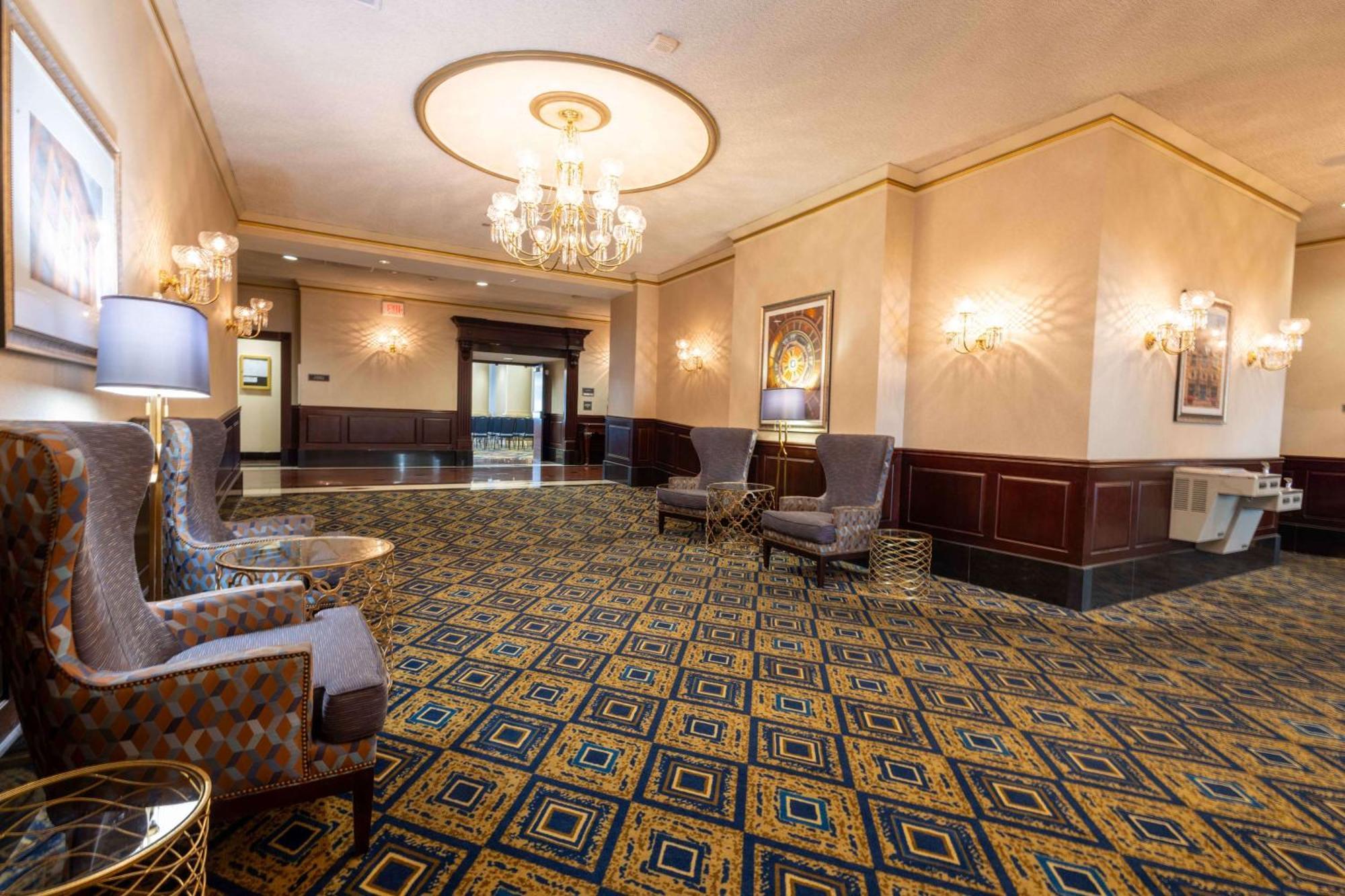 Drury Plaza At The Arch Hotel