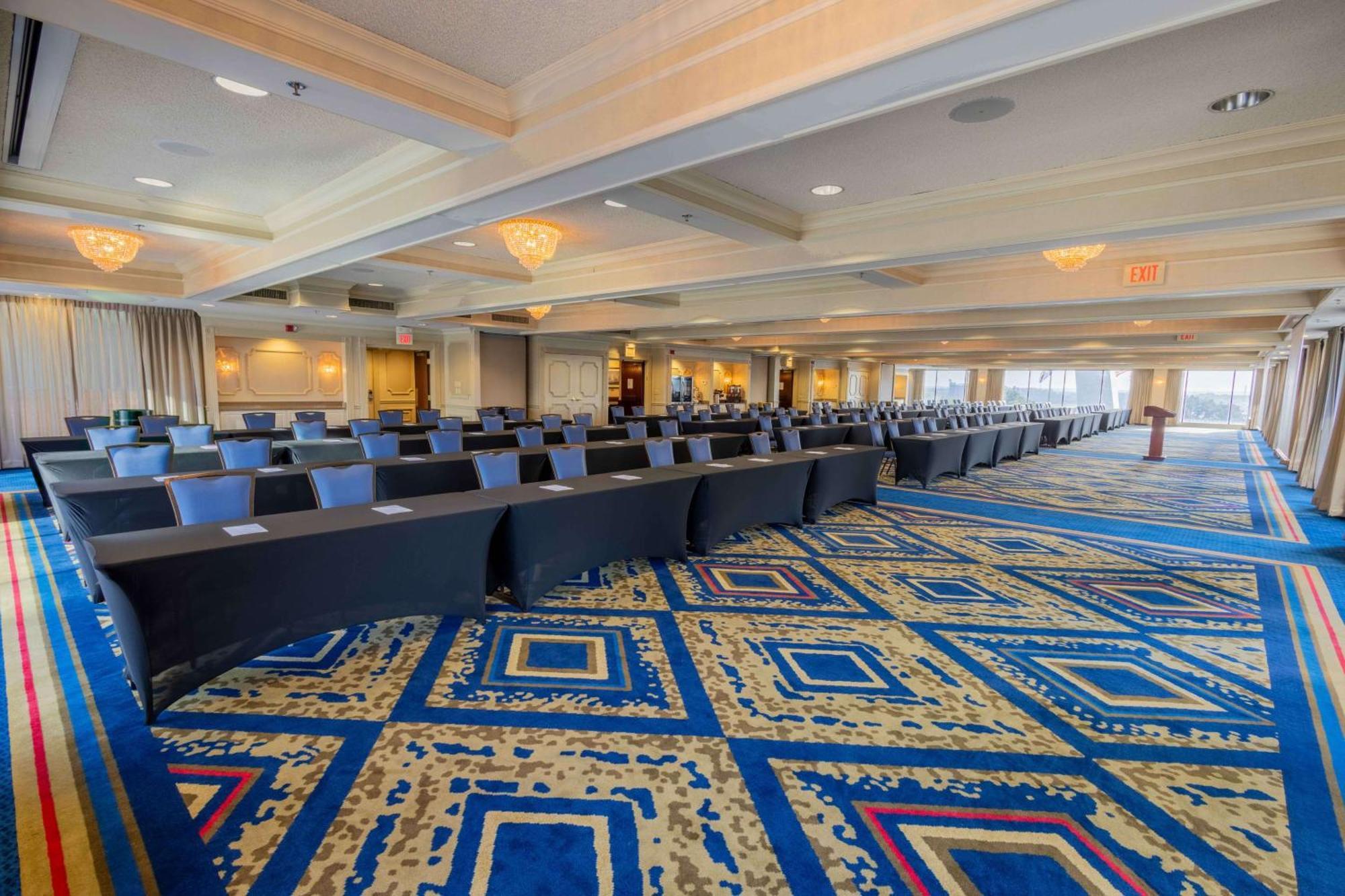 Drury Plaza At The Arch Hotel 3*
