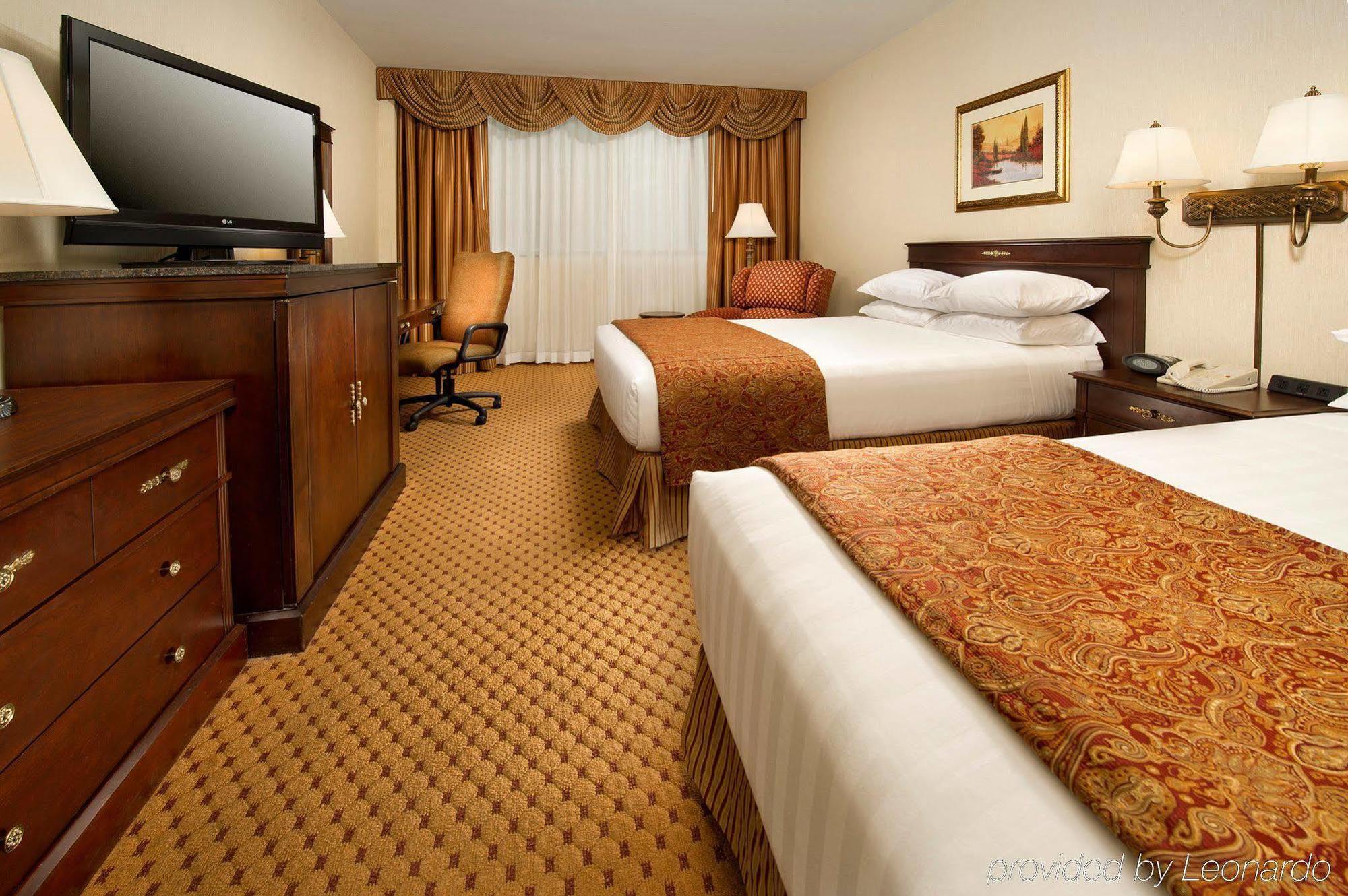 Drury Plaza At The Arch 3*